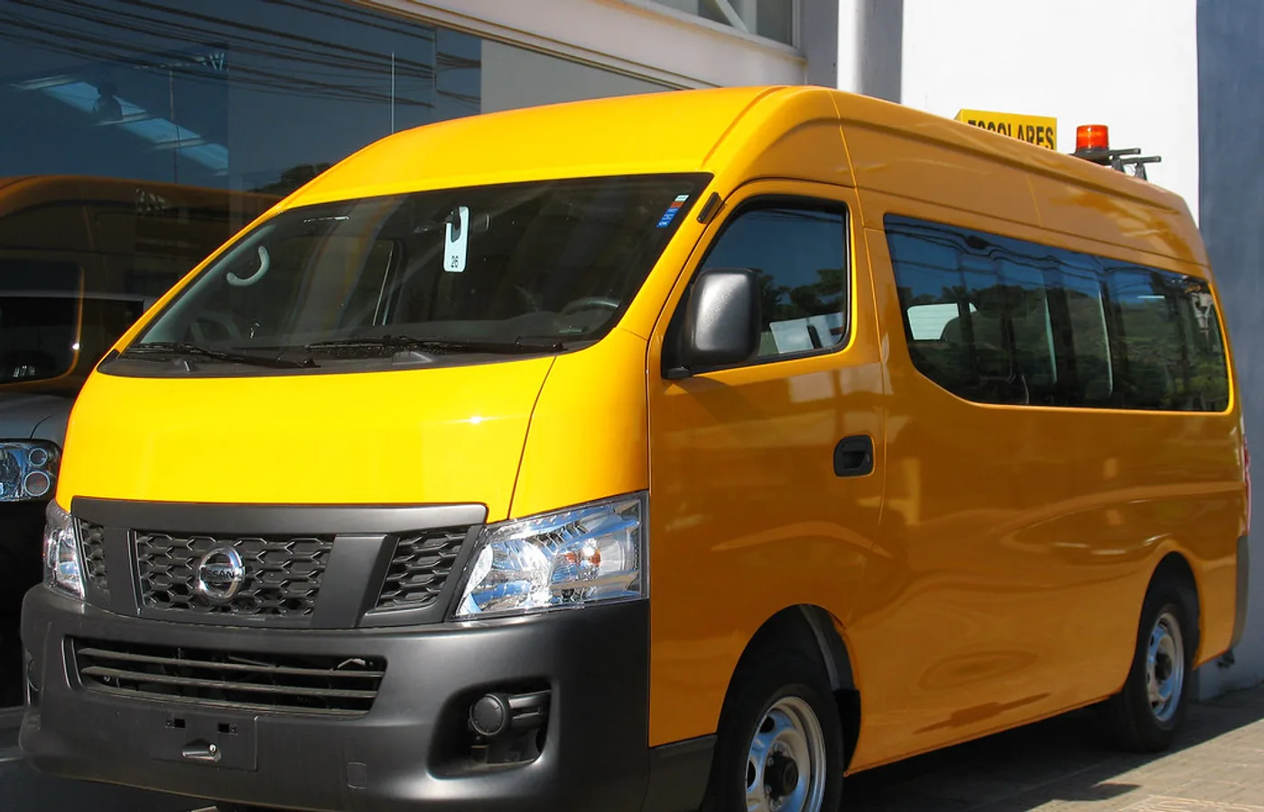Nissan NV3500, vue extérieure du modèle ou d'une variante proche
