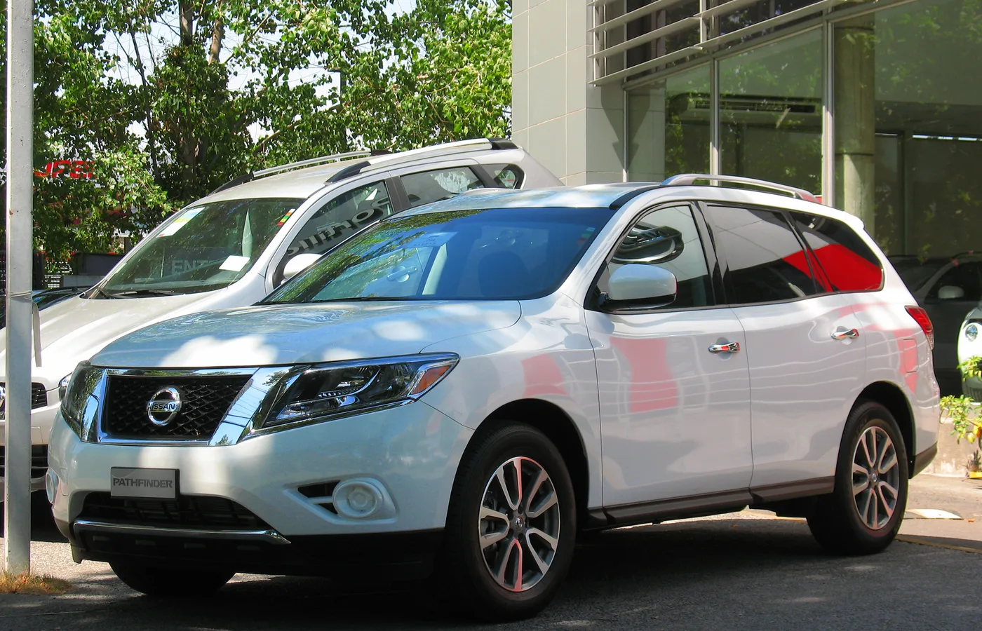 Nissan PATHFINDER HYBRID, vue extérieure du modèle ou d'une variante proche