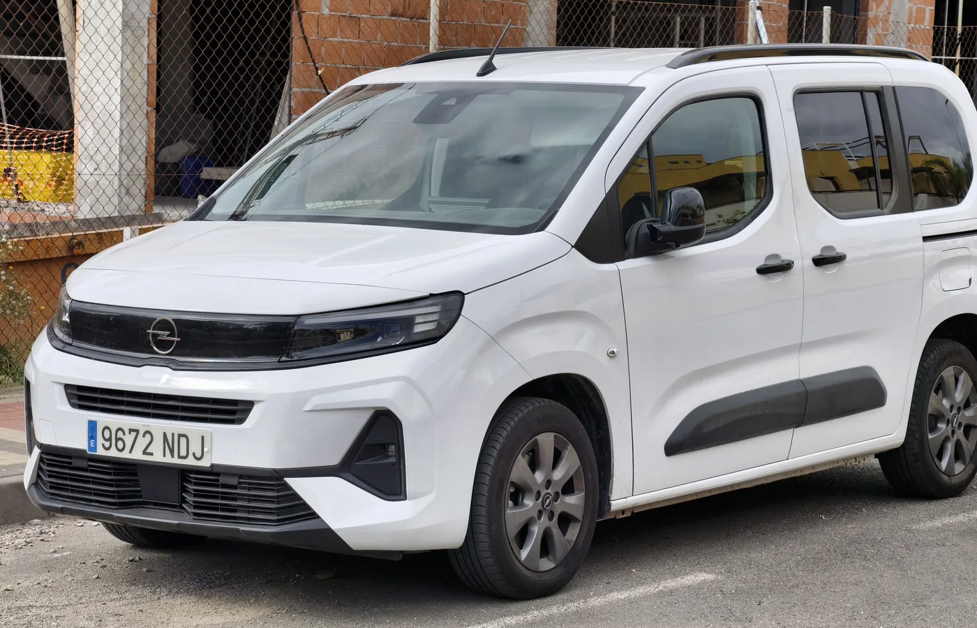 Opel Combo, vue extérieure du modèle
