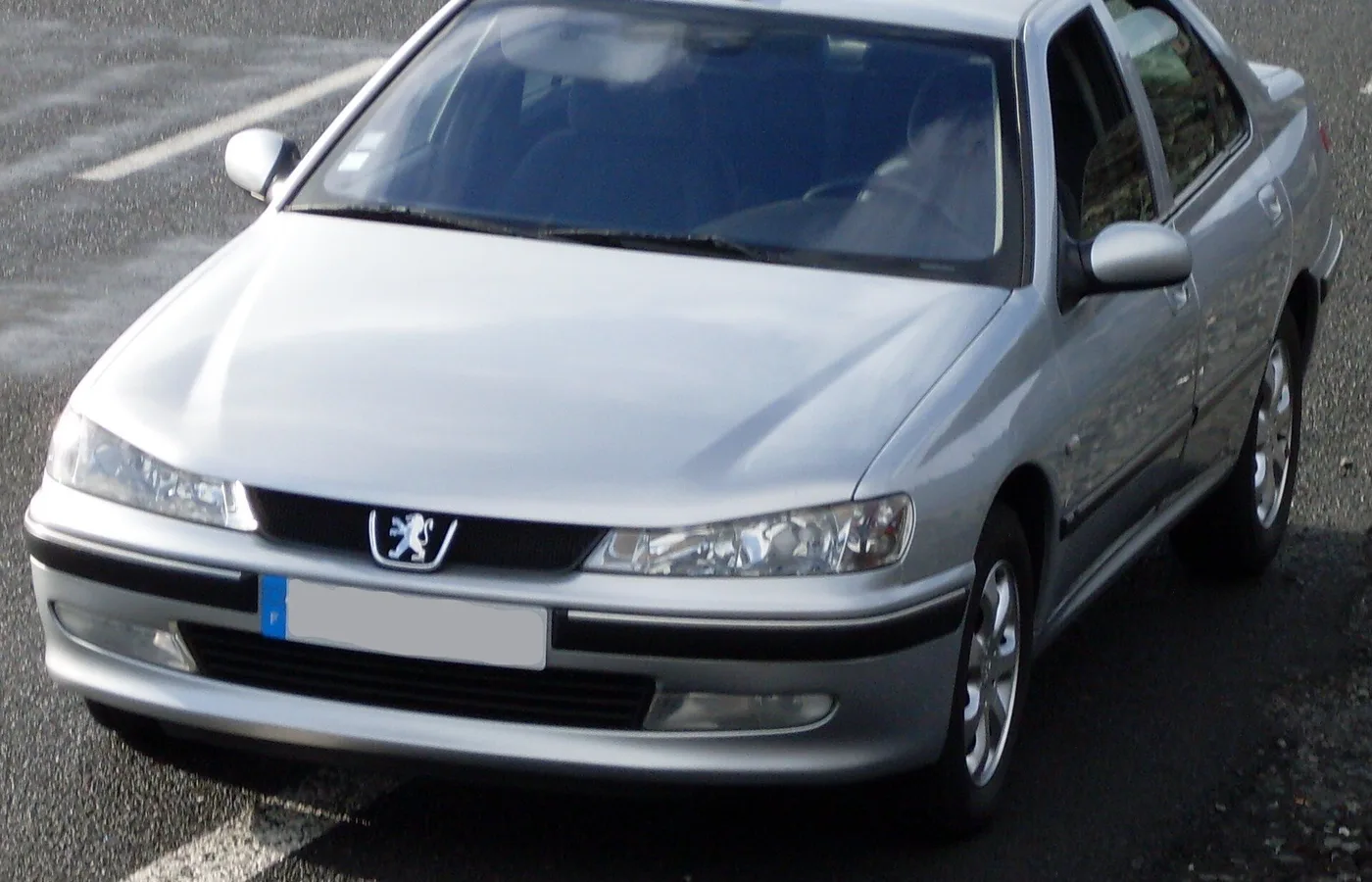 Peugeot 406, vue extérieure du modèle