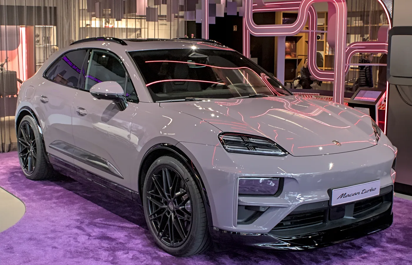 Porsche MACAN T, vue extérieure du modèle ou d'une variante proche