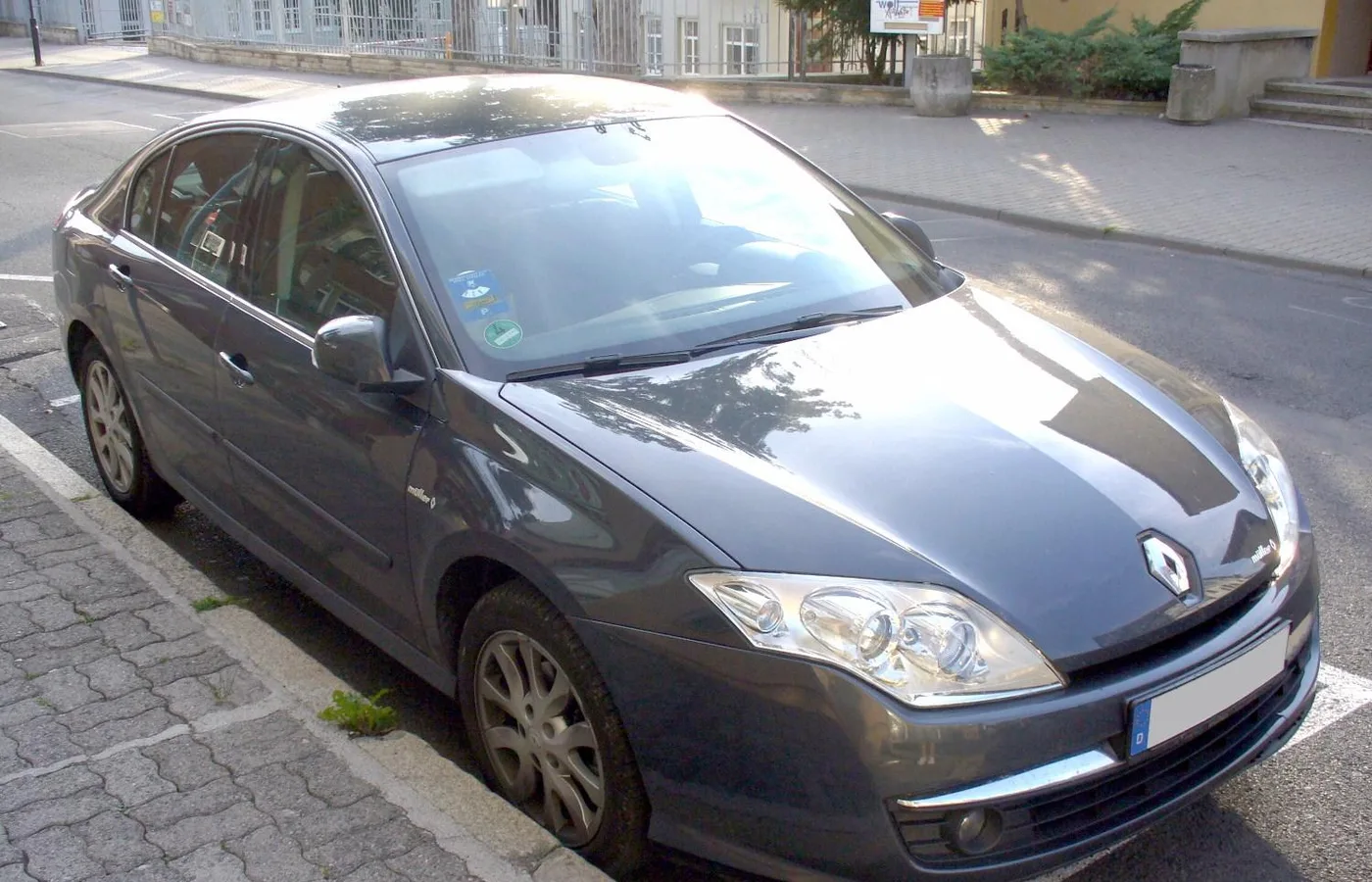 Renault Laguna, vue extérieure du modèle