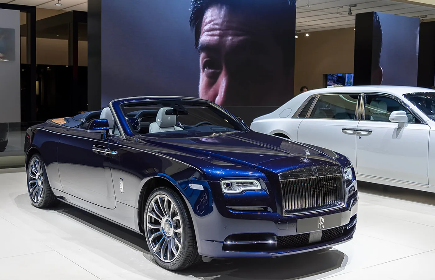 Rolls Royc DAWN, vue extérieure du modèle ou d'une variante proche