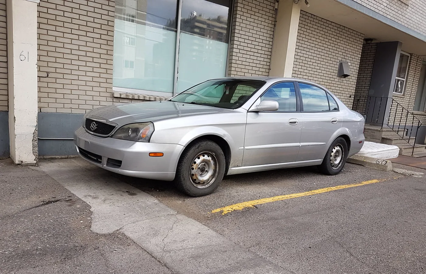 Suzuki Verona, vue extérieure du modèle