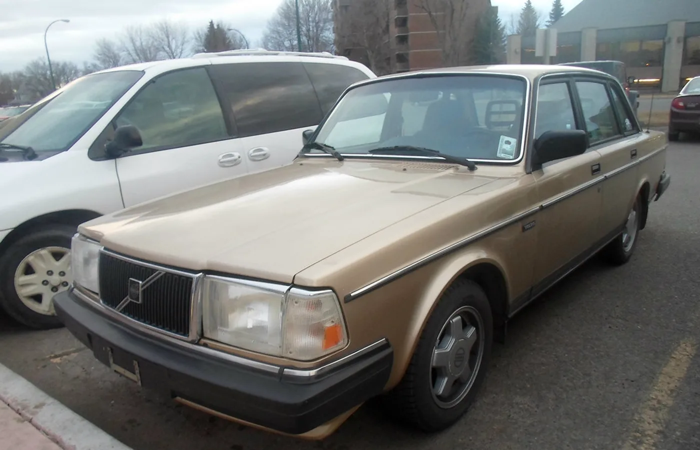 Volvo 240DL, vue extérieure du modèle