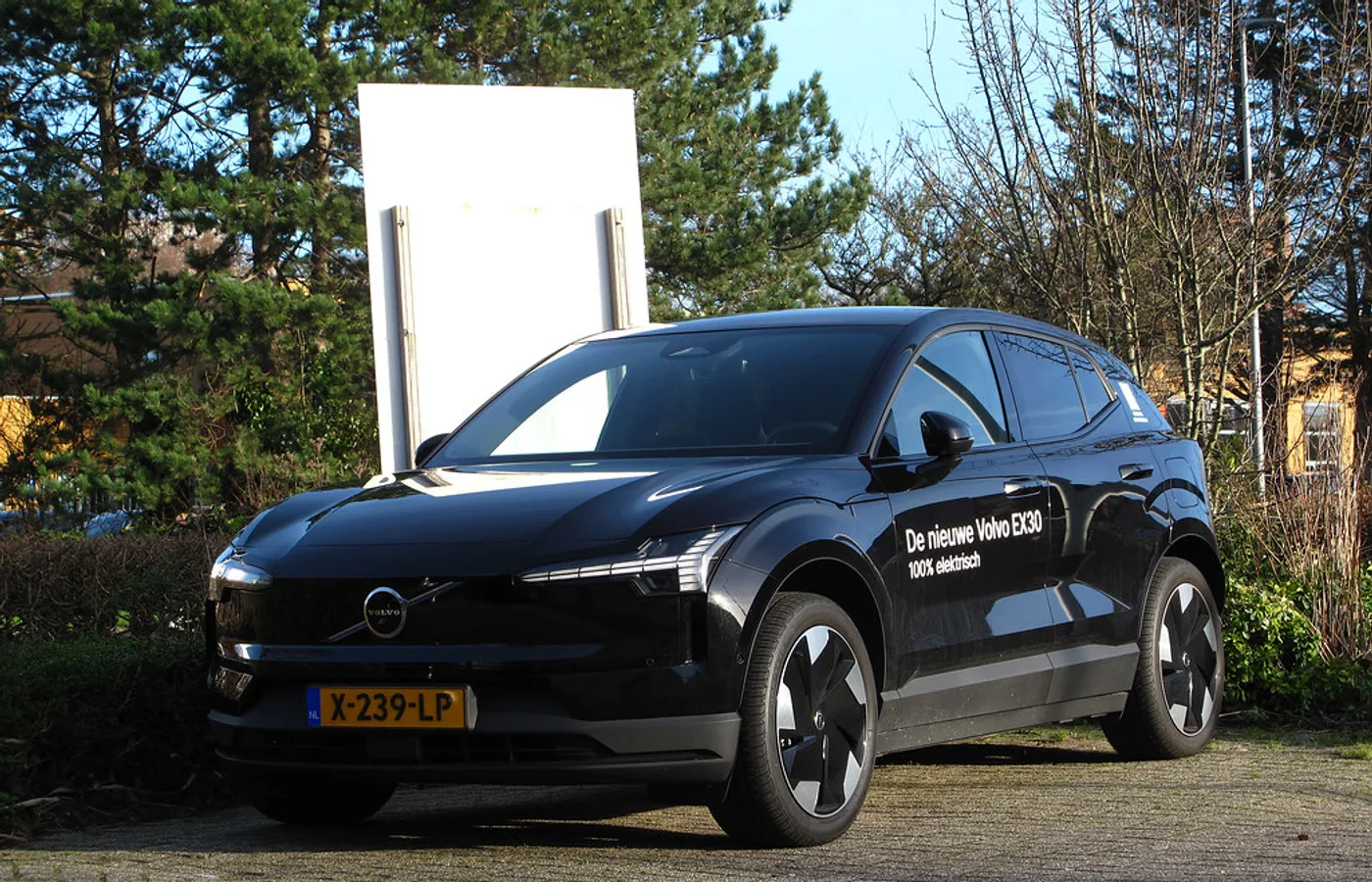 Volvo EX30 CC, vue extérieure du modèle ou d'une variante proche